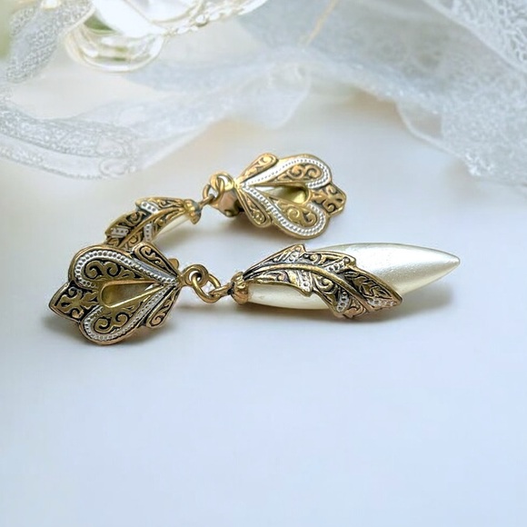 🌺Vintage Signed Damascene Pearl Earrings - Picture 5 of 11
